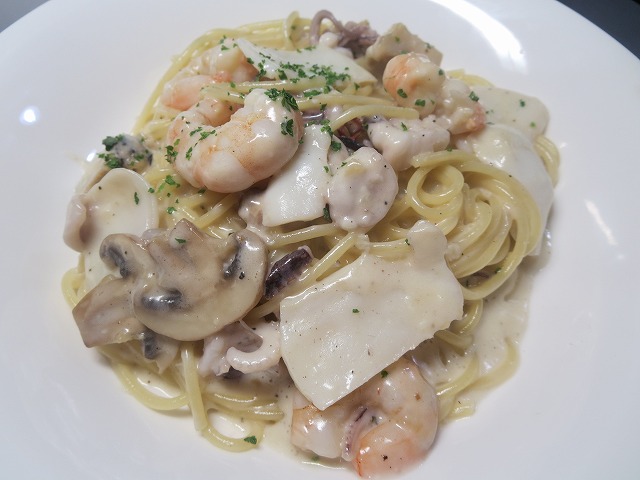 高知県高知市で洋食を食べるなら、イタリアンレストラン「アミーゴ」へ。デリバリー(宅配)や持ち帰り、飲み放題のコースやパーティープランも。
