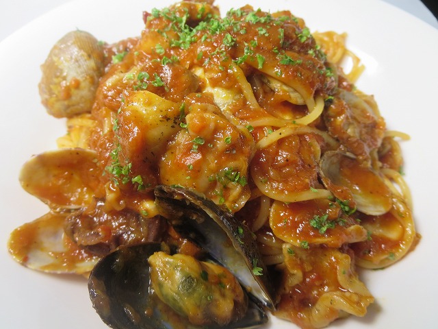 高知県高知市で洋食を食べるなら、イタリアンレストラン「アミーゴ」へ。デリバリー(宅配)や持ち帰り、飲み放題のコースやパーティープランも。