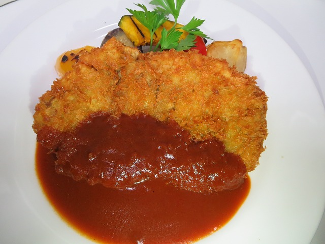 高知県高知市で洋食を食べるなら、イタリアンレストラン「アミーゴ」へ。デリバリー(宅配)や持ち帰り、飲み放題のコースやパーティープランも。