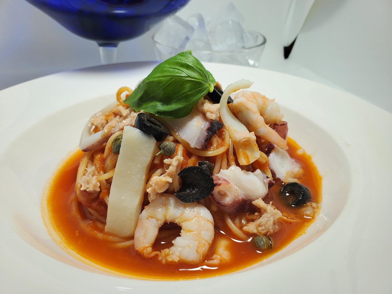 高知県高知市で洋食を食べるなら、イタリアンレストラン「アミーゴ」へ。デリバリー(宅配)や持ち帰り、飲み放題のコースやパーティープランも。