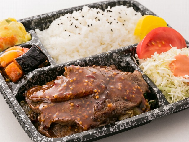 高知県高知市で洋食を食べるなら、イタリアンレストラン「アミーゴ」へ。デリバリー(宅配)や持ち帰り、飲み放題のコースやパーティープランも。