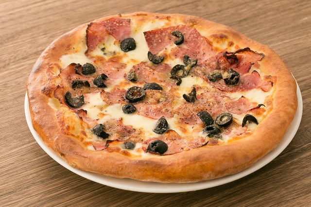 高知県高知市で洋食を食べるなら、イタリアンレストラン「アミーゴ」へ。デリバリー(宅配)や持ち帰り、飲み放題のコースやパーティープランも。