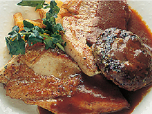 高知県高知市で洋食を食べるなら、イタリアンレストラン「アミーゴ」へ。デリバリー(宅配)や持ち帰り、飲み放題のコースやパーティープランも。