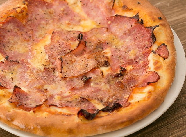 高知県高知市で洋食を食べるなら、イタリアンレストラン「アミーゴ」へ。デリバリー(宅配)や持ち帰り、飲み放題のコースやパーティープランも。