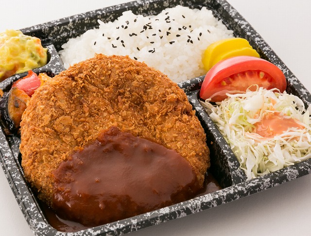高知県高知市で洋食を食べるなら、イタリアンレストラン「アミーゴ」へ。デリバリー(宅配)や持ち帰り、飲み放題のコースやパーティープランも。