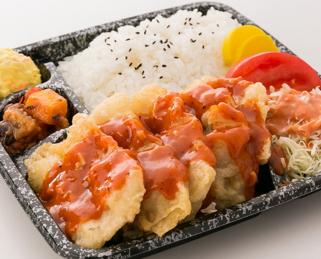 高知県高知市で洋食を食べるなら、イタリアンレストラン「アミーゴ」へ。デリバリー(宅配)や持ち帰り、飲み放題のコースやパーティープランも。