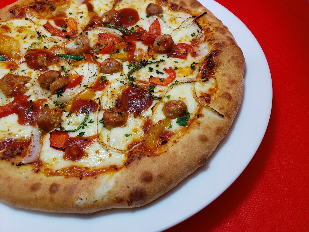 高知県高知市で洋食を食べるなら、イタリアンレストラン「アミーゴ」へ。デリバリー(宅配)や持ち帰り、飲み放題のコースやパーティープランも。