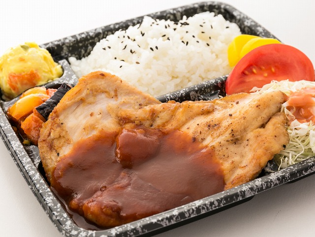高知県高知市で洋食を食べるなら、イタリアンレストラン「アミーゴ」へ。デリバリー(宅配)や持ち帰り、飲み放題のコースやパーティープランも。