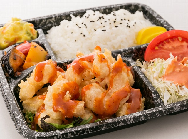 高知県高知市で洋食を食べるなら、イタリアンレストラン「アミーゴ」へ。デリバリー(宅配)や持ち帰り、飲み放題のコースやパーティープランも。