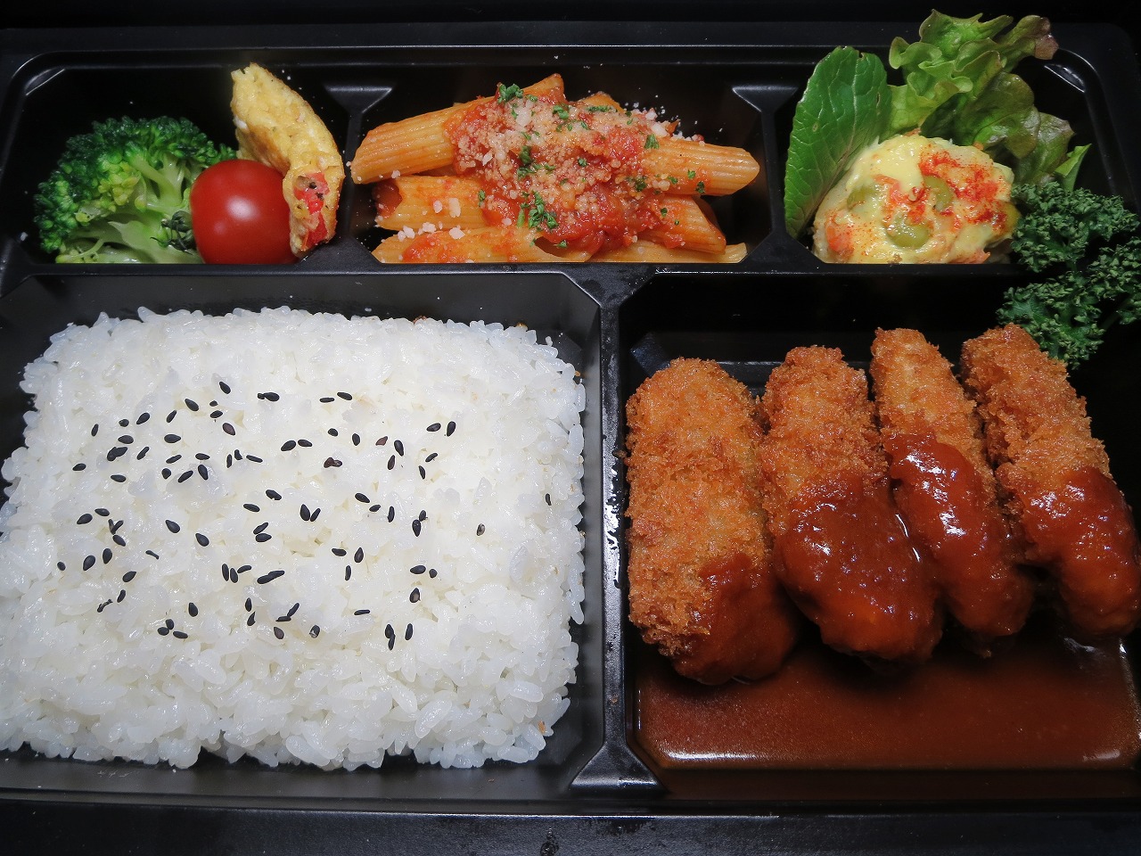 高知県高知市で洋食を食べるなら、イタリアンレストラン「アミーゴ」へ。デリバリー(宅配)や持ち帰り、飲み放題のコースやパーティープランも。