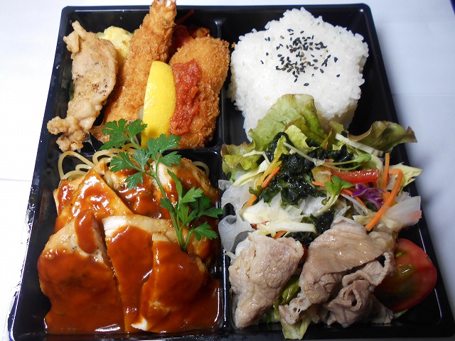 高知県高知市で洋食を食べるなら、イタリアンレストラン「アミーゴ」へ。デリバリー(宅配)や持ち帰り、飲み放題のコースやパーティープランも。