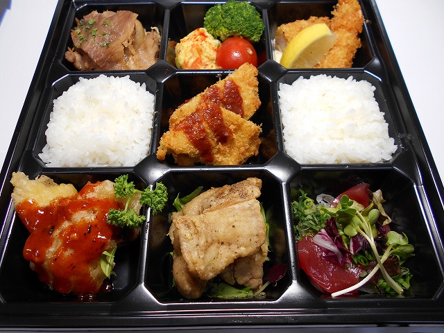 高知県高知市で洋食を食べるなら、イタリアンレストラン「アミーゴ」へ。デリバリー(宅配)や持ち帰り、飲み放題のコースやパーティープランも。