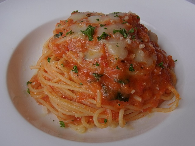 高知県高知市で洋食を食べるなら、イタリアンレストラン「アミーゴ」へ。デリバリー(宅配)や持ち帰り、飲み放題のコースやパーティープランも。